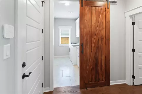 Entry Way - 2909 Embers Ct, Bryan, TX 77808 photo 2 of 3