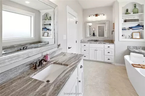 Bath - 2909 Embers Ct, Bryan, TX 77808 photo 3 of 6