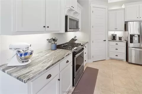 Kitchen - 2909 Embers Ct, Bryan, TX 77808 photo 5 of 7