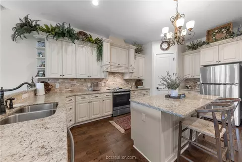 4112 S Texas Ave, Bryan, TX 77802 photo 5