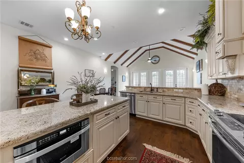 4112 S Texas Ave, Bryan, TX 77802 photo 6