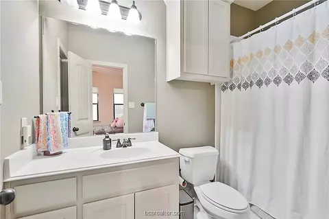 6949 Gemstone Dr, Bryan, TX 77808 photo 19