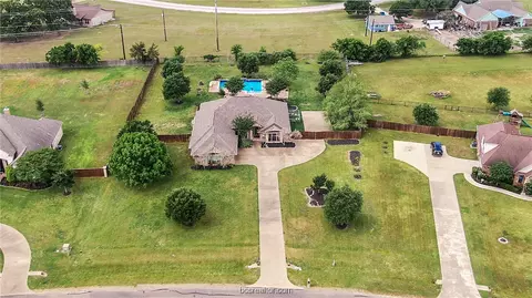 6949 Gemstone Dr, Bryan, TX 77808 photo 3