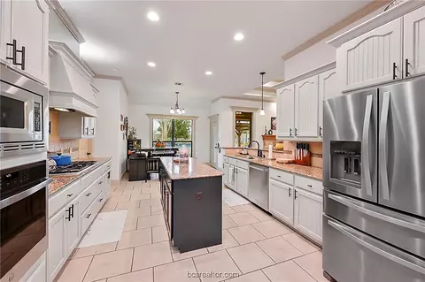6949 Gemstone Dr, Bryan, TX 77808 photo 7
