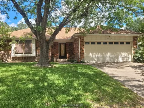 4713 Brompton Ln, Bryan, TX 77802