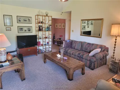 4713 Brompton Ln, Bryan, TX 77802 photo 4