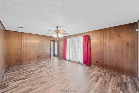 201 W Farish, Rosebud, TX 76570 photo 2