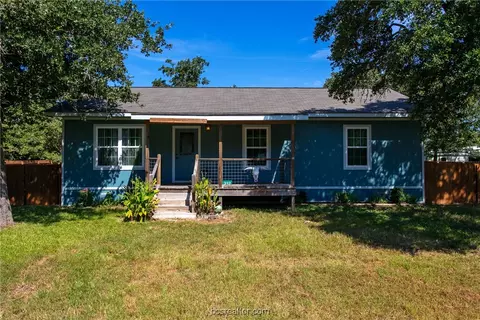 312 Spreading Oak St, Somerville, TX 77879