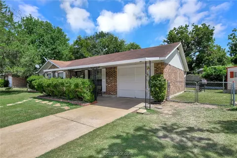 1005 Martin Luther King Jr, Brenham, TX 77833