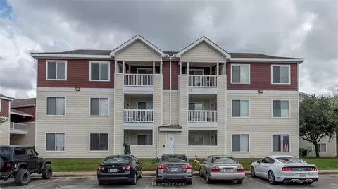 523 SW Parkway 302, College Station, TX 77840