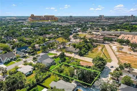302 Glade St, College Station, TX 77840