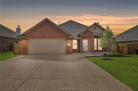 908 Dove Chase Ln, College Station, TX 77845