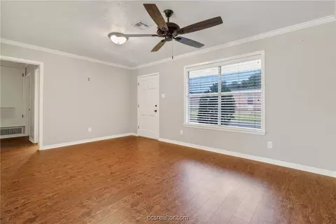 107 Pleasant St, Bryan, TX 77801 photo 5