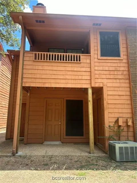 1305 W Villa Maria Road W E-106, Bryan, TX 77801