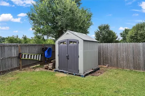 511 Kubin St, Bryan, TX 77803 photo 17