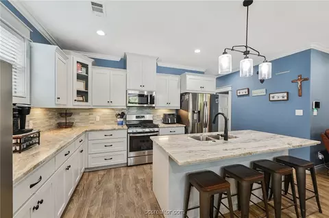 511 Kubin St, Bryan, TX 77803 photo 4