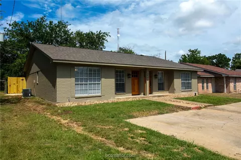 3906 Olive St, Bryan, TX 77801 photo 2