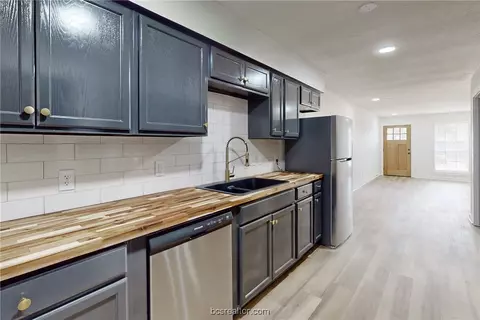 3906 Olive St, Bryan, TX 77801 photo 9