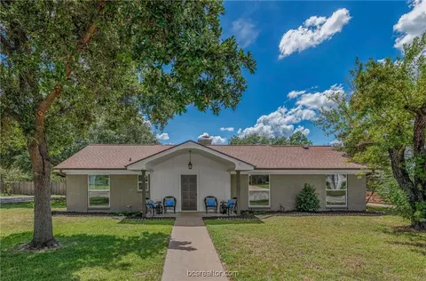 3618 Sunnybrook Ln, Bryan, TX 77802