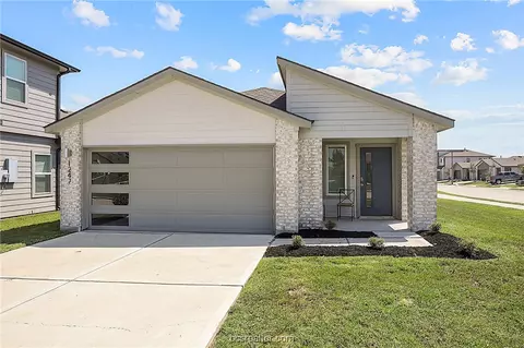 1247 Amistad, College Station, TX 77845