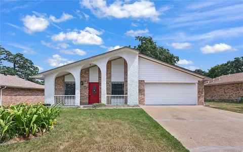 1012 San Saba Dr, College Station, TX 77845