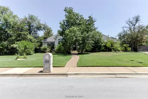 9301 Lake Frst S, College Station, TX 77845