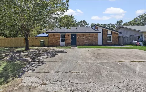 2808 Sprucewood, Bryan, TX 77801