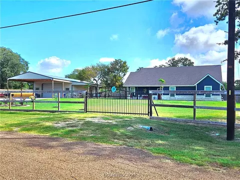 205 Shadow Oak Ln, Somerville, TX 77879 photo 3