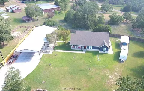 205 Shadow Oak Ln, Somerville, TX 77879 photo 2