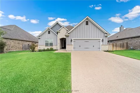 3009 Nobel Ct, Bryan, TX 77808