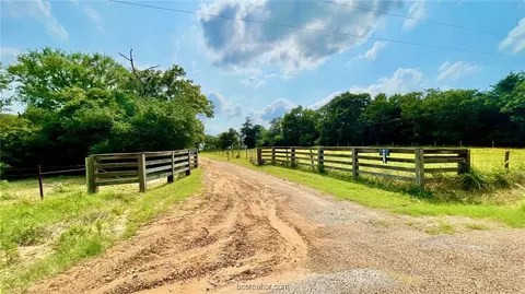 7263 Puckett Ranch Rd, Franklin, TX 77856