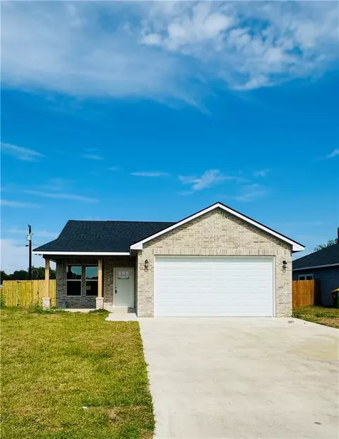 1605 Hackberry St, Hearne, TX 77859