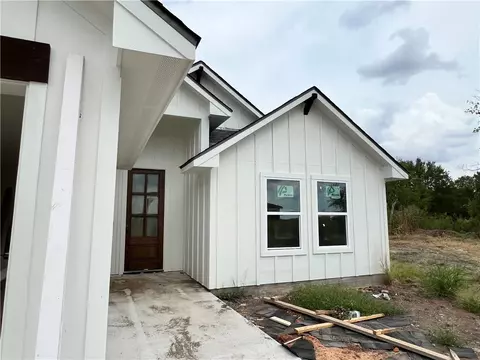 520 Combine Rd, Snook, TX 77878