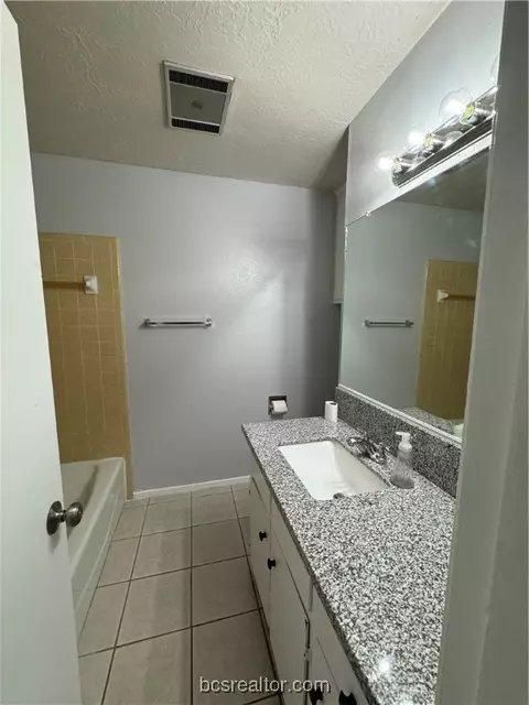 3920 Olive St, Bryan, TX 77801 photo 9