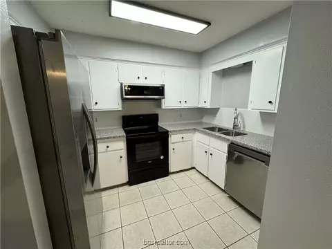 3920 Olive St, Bryan, TX 77801 photo 2