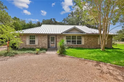 5100 Enchanted Oaks Dr, College Station, TX 77845