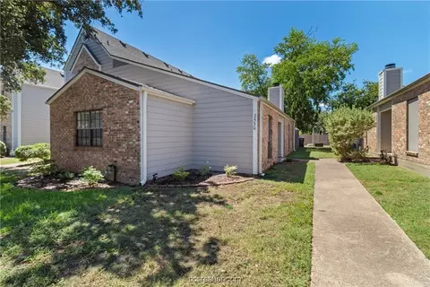 2530 Cross Timbers Dr, College Station, TX 77840