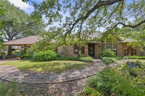 4599 Sandpiper Cv, College Station, TX 77845