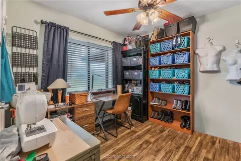 8402 Peach Tree Dr, Bryan, TX 77808 photo 16