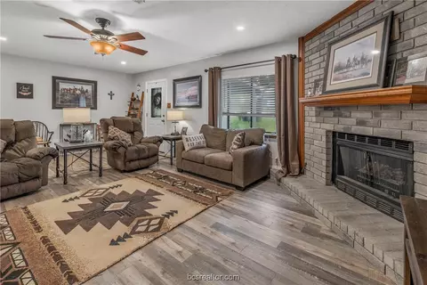 8402 Peach Tree Dr, Bryan, TX 77808 photo 7
