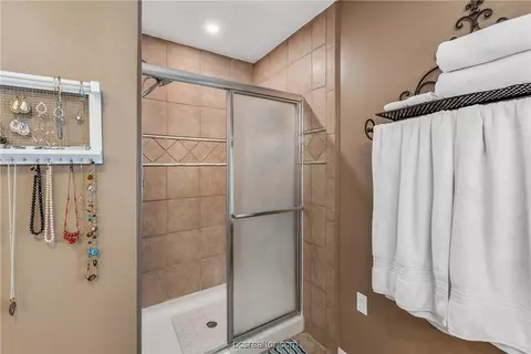 8402 Peach Tree Dr, Bryan, TX 77808 photo 21
