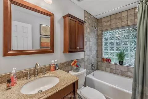 8402 Peach Tree Dr, Bryan, TX 77808 photo 15