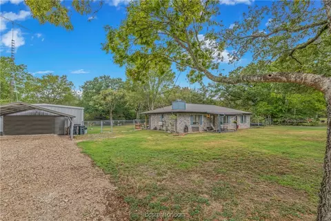 8402 Peach Tree Dr, Bryan, TX 77808
