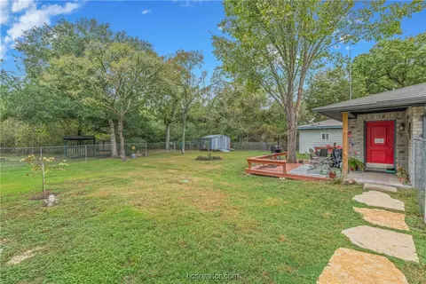 8402 Peach Tree Dr, Bryan, TX 77808 photo 22
