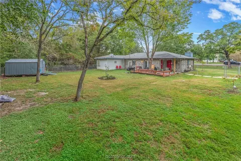 8402 Peach Tree Dr, Bryan, TX 77808 photo 24