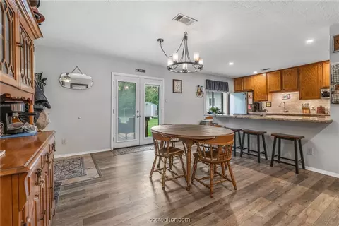 8402 Peach Tree Dr, Bryan, TX 77808 photo 8
