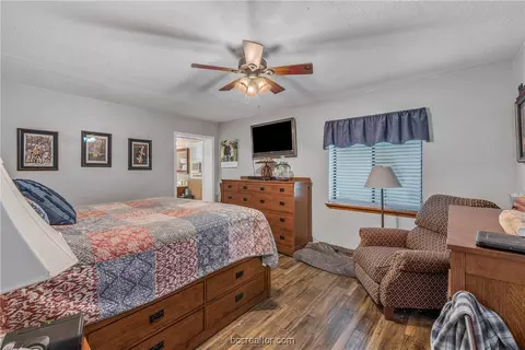 8402 Peach Tree Dr, Bryan, TX 77808 photo 17