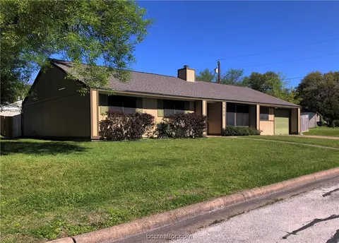 1509 Lemon Tree Ln, College Station, TX 77840