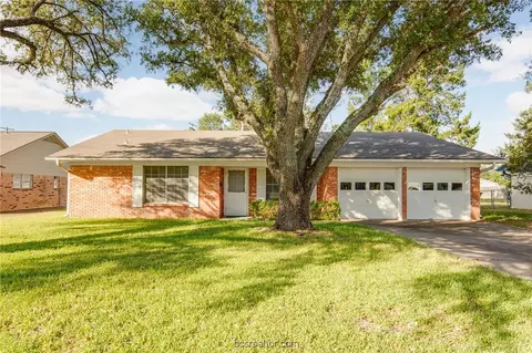 3304 Carter Creek Pkwy, Bryan, TX 77802