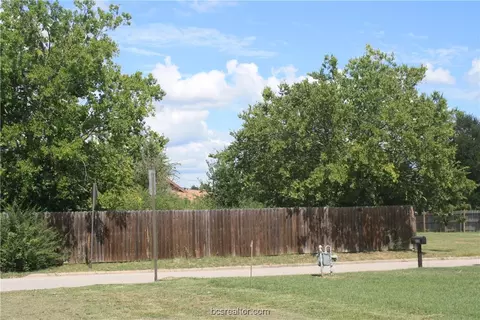 619 Pasler St, College Station, TX 77840